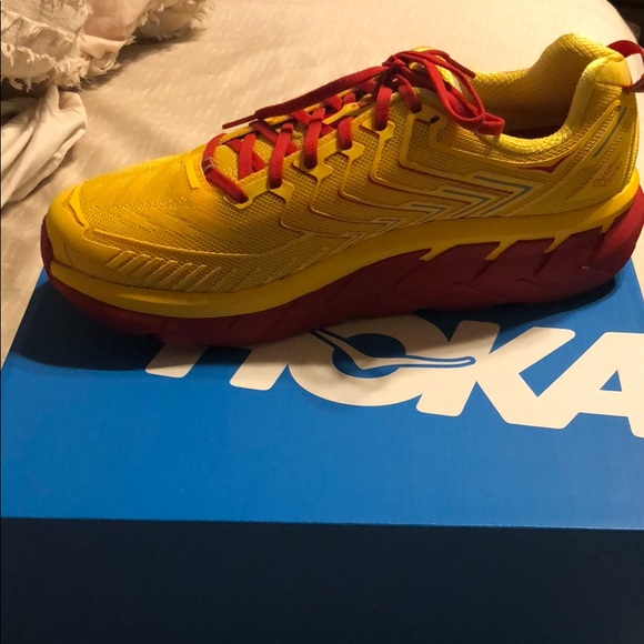 HOKA x Outdoor Voices collab Shoe Clifton - Picture 1 of 3